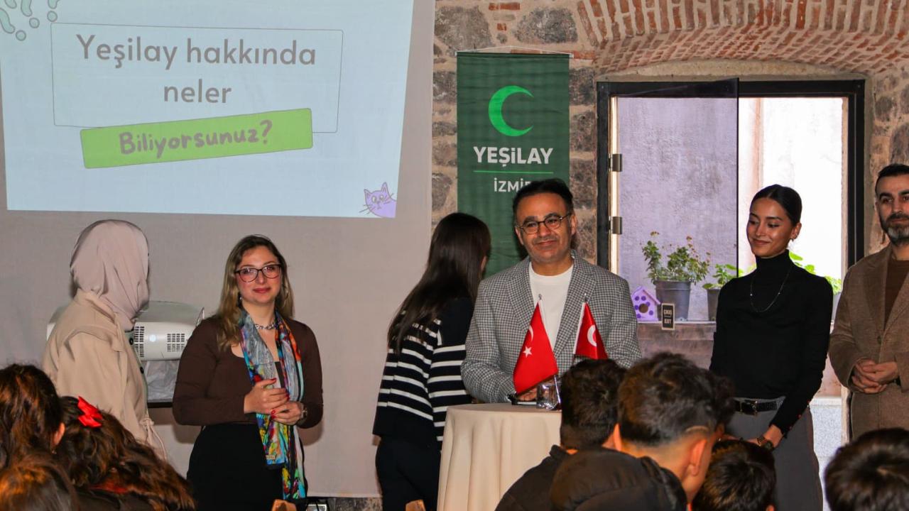 Yeşilay İzmir Şubesinden Çocuklar İçin Geleceğin Becerileri: "Üretken Medya" Eğitimi Başladı
