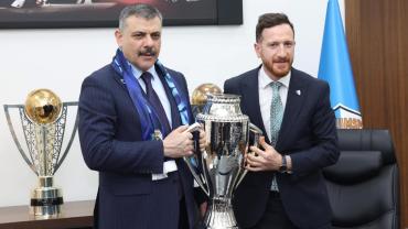 Bakan Çiftçi’den Erzurumspor FK’ya Tebrik Ziyareti