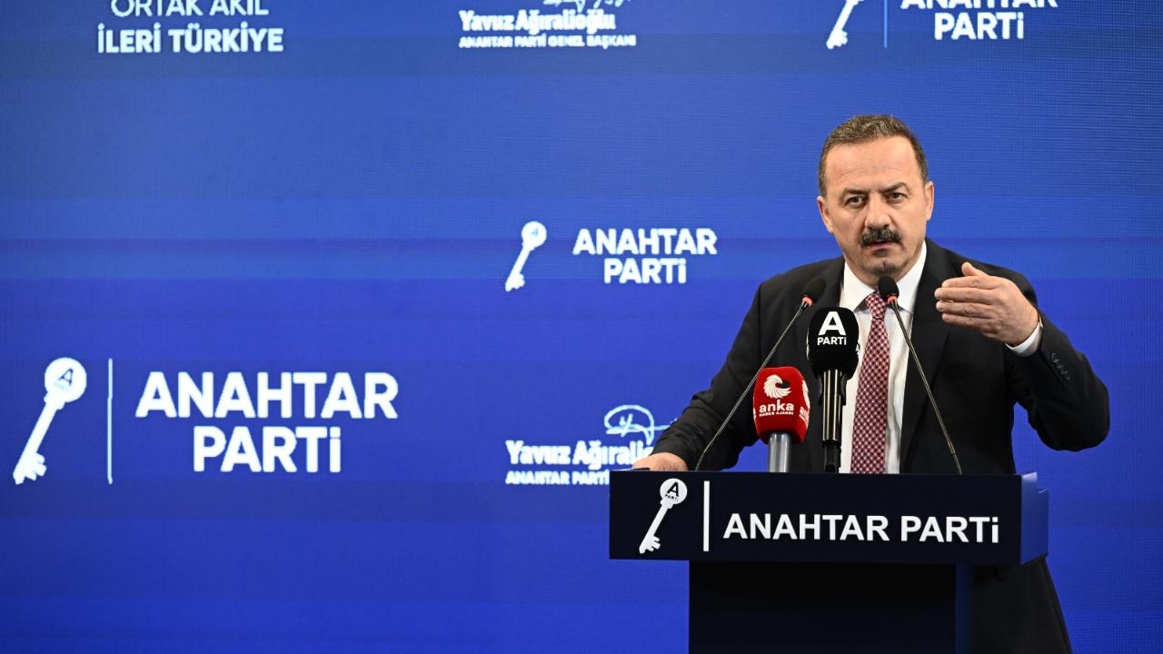 Yavuz Ağıralioğlu : “Siyasetteki bu geçişler seçmenin sandığa küsmesine sebep oluyor