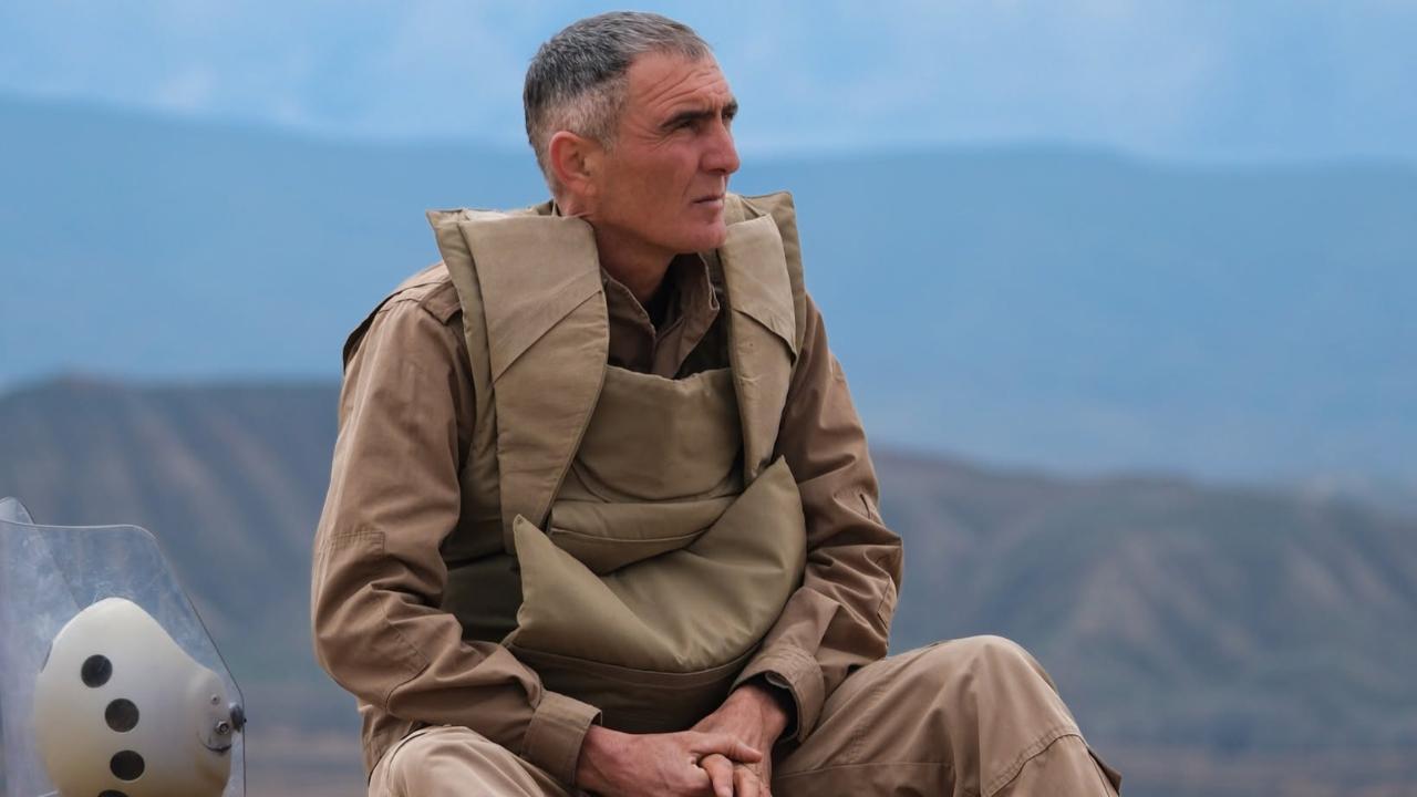 “Adım Adım Eve” Karabağ’daki Mayın Toplayıcılarının Sessiz Mücadelesini Anlatıyor!