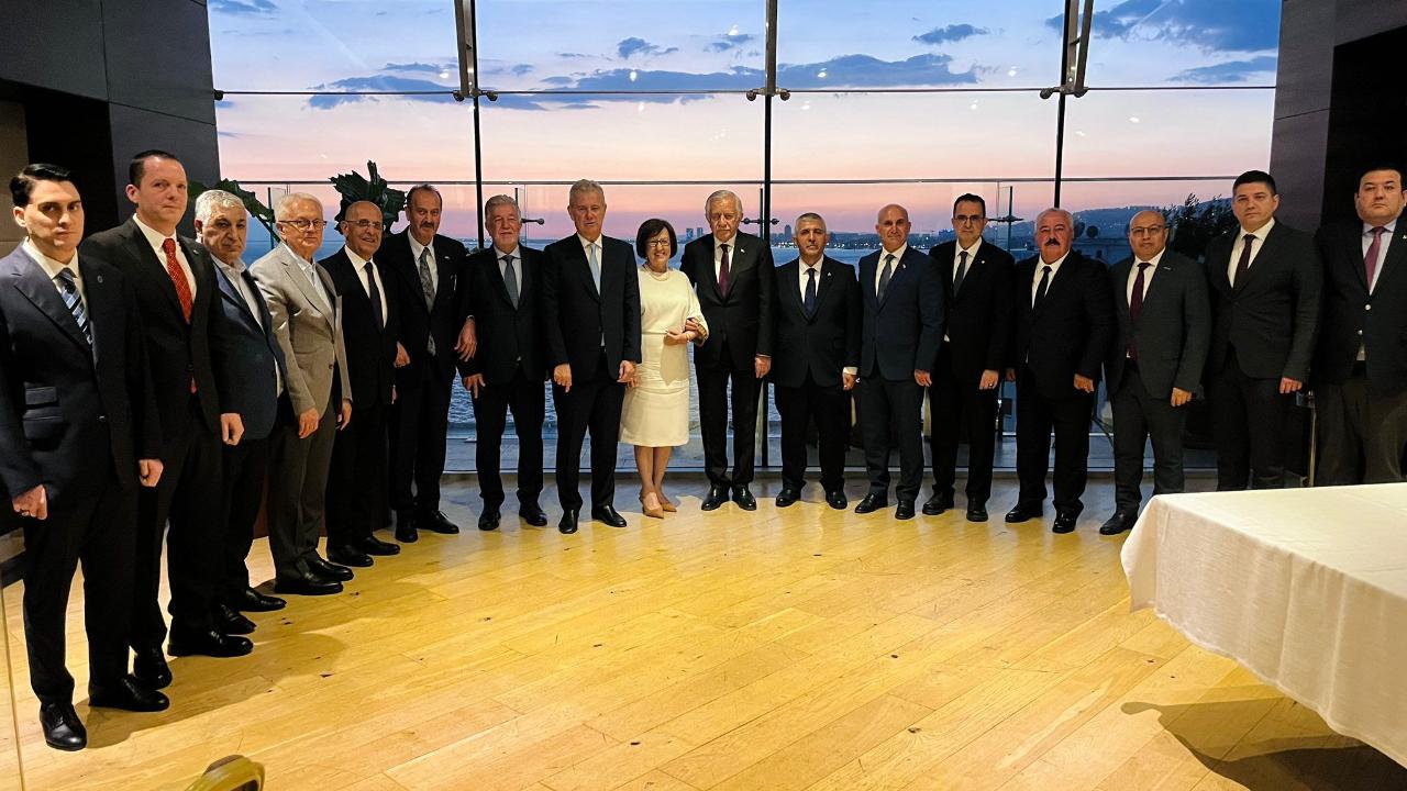 MHP İzmir, iş dünyasının öncü isimlerini bir araya getirdi
