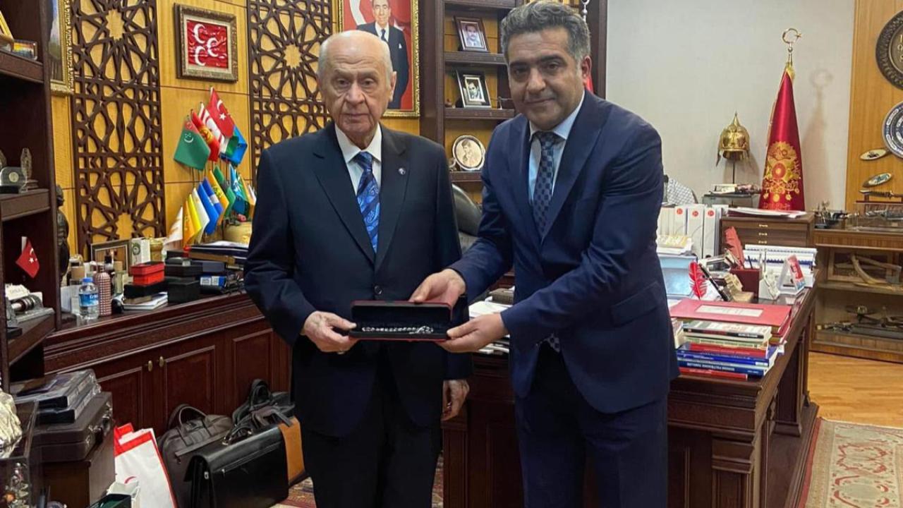 Sinan Demir’den Bahçeli’ye 29. Yıl Kutlaması: “Bilge Liderimizle Gurur Duyuyoruz“